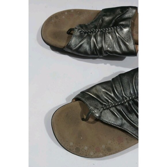 Taos Gift 2 Silver Leather Slide Thong Sandals - Picture 2 of 7